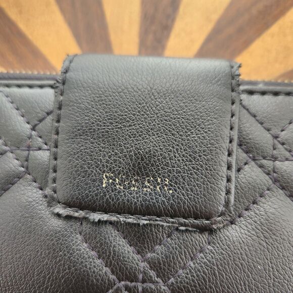 Fossil Wallet Women Quilted Black Faux Leather Large Zip Around  Wristlet Strap - Picture 2 of 7